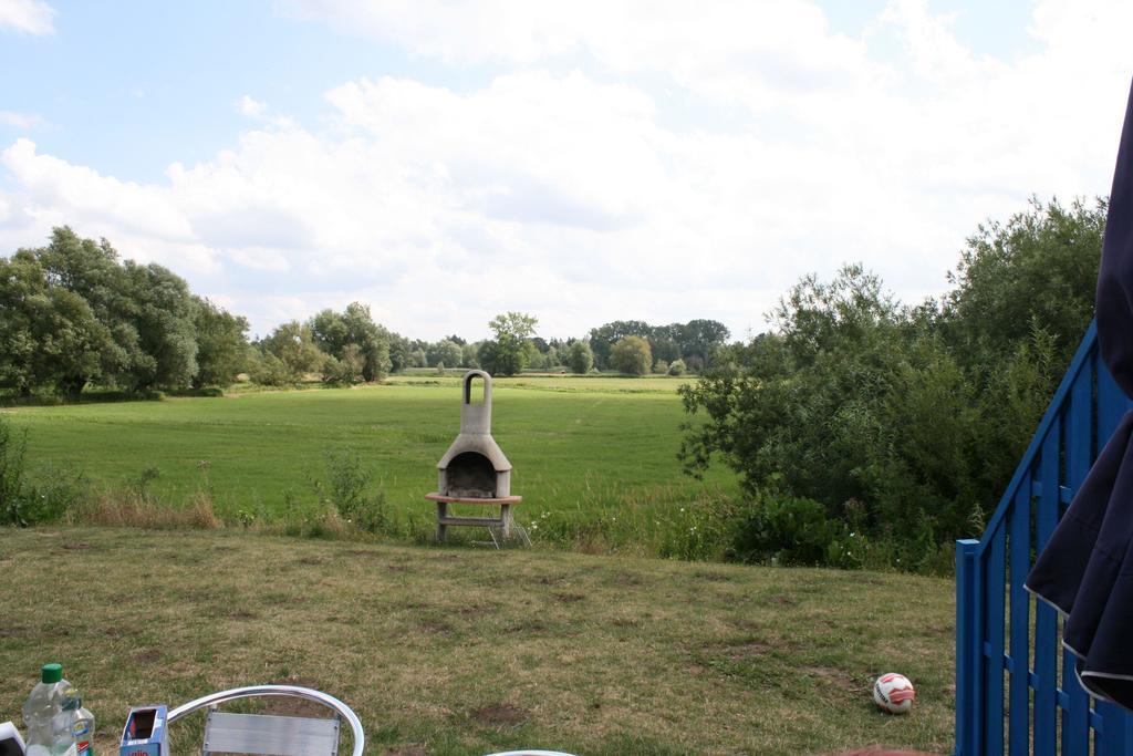 Zur-Alten-Schmiede-I-Links บอลเทินฮาเกิน ภายนอก รูปภาพ